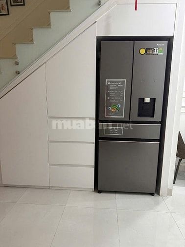 Bán nhà 3 lầu mặt tiền đường 49 P Tân Quy, Quận 7 