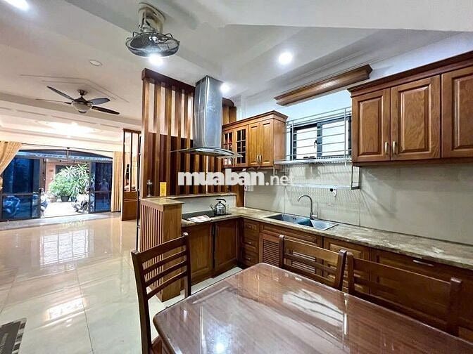 GIA ĐÌNH CHO THUÊ NHÀ VÕ VĂN TẦN, QUẬN 3 - GIÁ TỐT - BÀN GIAO NGAY