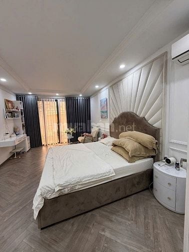 Bán nhà 3 lầu mặt tiền đường 49 P Tân Quy, Quận 7 