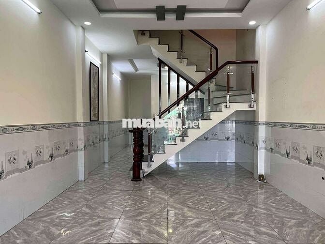 CHÍNH CHỦ Bán Nhà 1 Trệt 2 Lầu 4 x 15

 ( Cần Giuộc - Long An)