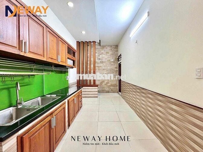 CHDV Ở TRỆT TO HƠN NHÀ CẤP BỐN FULL NỘI THẤT CAO CẤP NGAY GIỮA BT & TP