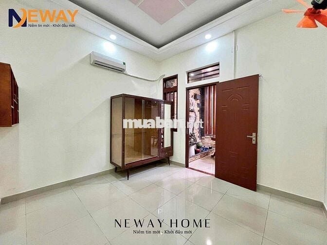 CHDV Ở TRỆT TO HƠN NHÀ CẤP BỐN FULL NỘI THẤT CAO CẤP NGAY GIỮA BT & TP