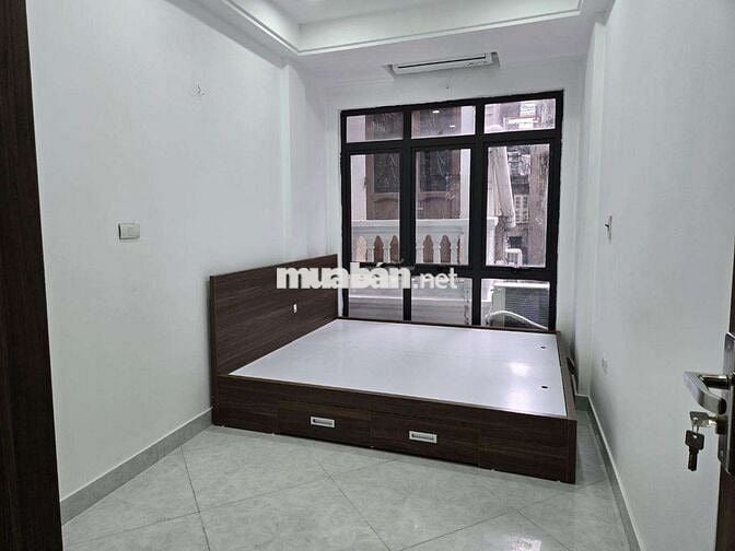 GIẢM BÁN NHÀ MỚI ĐẸP ĐỐNG ĐA, SÁT HỒ LINH QUANG, 8 PHÒNG NGÕ THÔNG 8TỶ