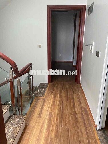 cho thuê nhà liền kề 5 tầng .khu dịch vụ vạn phúc.vỉa hè 3m,oto tránh