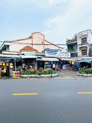 NHÀ CẤP 4 GÁC LỬNG – FULL THỔ CƯ – TT CHỢ BÚNG – BÌNH DƯƠNG
