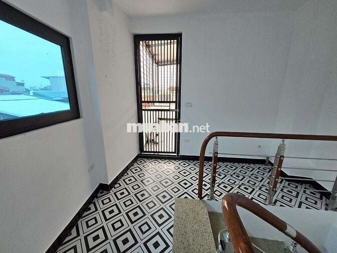 GIẢM BÁN NHÀ MỚI ĐẸP ĐỐNG ĐA, SÁT HỒ LINH QUANG, 8 PHÒNG NGÕ THÔNG 8TỶ