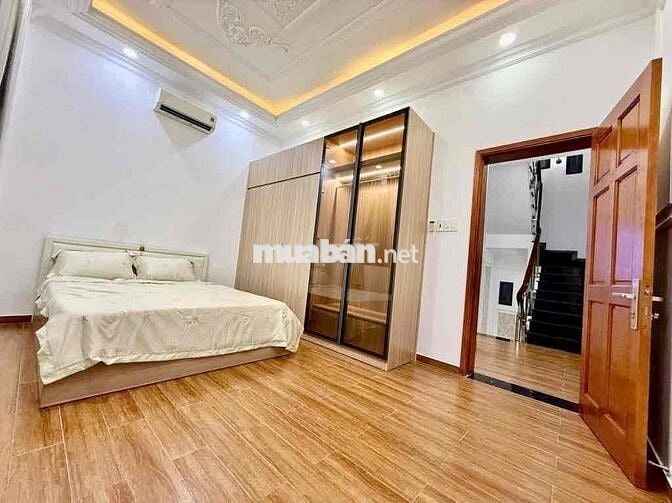 NHÀ BÈ, NHÀ MỚI, XÁCH VALY VÀO Ở NGAY, 5 PN, HẺM XE HƠI,