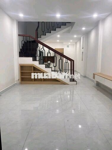 Nha như mới, dt 4*17m,1lau,3pn,nội thất cơ bản,xe hơi đậu thoải mái