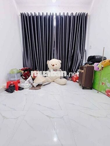 Nhà nguyên căn 4 phòng ngủ có sân thượng, hẻm xe hơi đg Lê Văn Lương