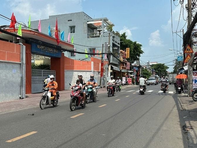 NGỘP BANK nhà hẻm 736 Lê Đức Thọ 88m2 ngang 4.1m 5lầu tặng NT 9.99 tỷ