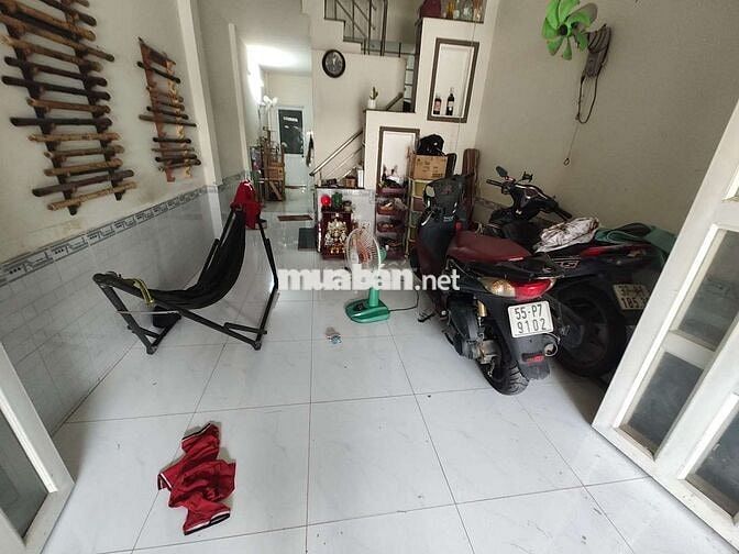 Nhà to giá rẻ Lê Văn Lương - Nhà Bè