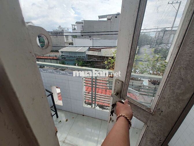 Nhà to giá rẻ Lê Văn Lương - Nhà Bè