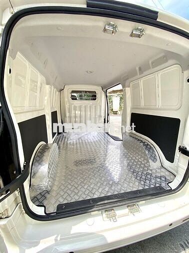 Xe tải van 945kg Tera V6 2S 2024 chạy lướt 650km