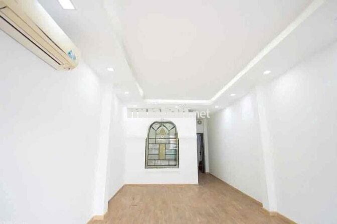 ✅ Cho Thuê Nhà 8PN 4 Lầu 360m2 DTSD Mặt Tiền Hoàng Diệu_Quận 4