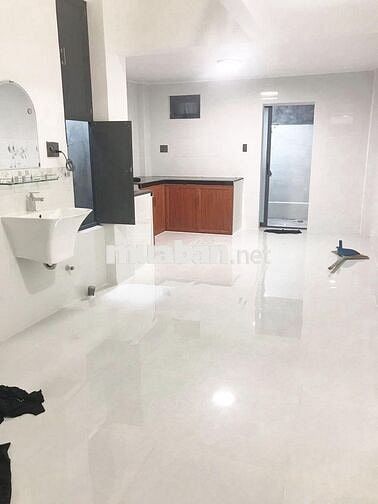 🏠 Cho thuê mặt bằng tầng trệt chung cư – Quận 5 - 4x20m , Trêt , Lửng.