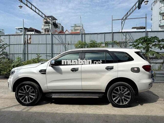 EVEREST 2021 titanium chuẩn 7 VẠN ,CHUẨN KM HT VAY