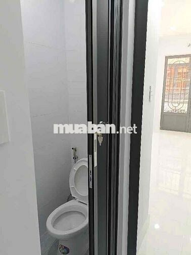 NHÀ ĐÚC 3 LẦU DƯƠNG BÁ TRẠC KẾ BÊN QUẬN 1, QUẬN 5, QUẬN 4, QUẬN 7