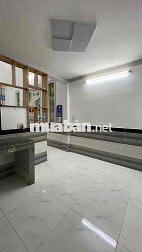 Giá chỉ 890 triệu, có bớt ít may mắn  Nhà sc ở gần trường Tiểu Học Thá