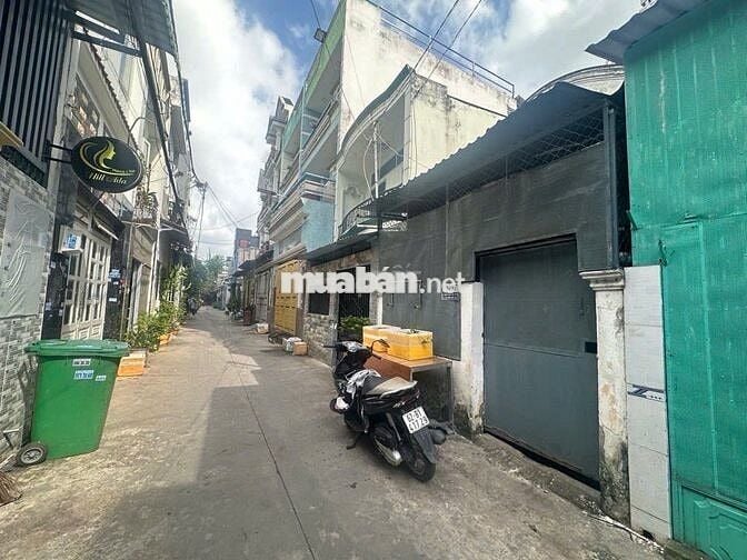 NHÀ ĐƯỜNG TẢI CHẠY HUỲNH THỊ HAI QUẬN 12-SÁT TRƯỜNG ĐH