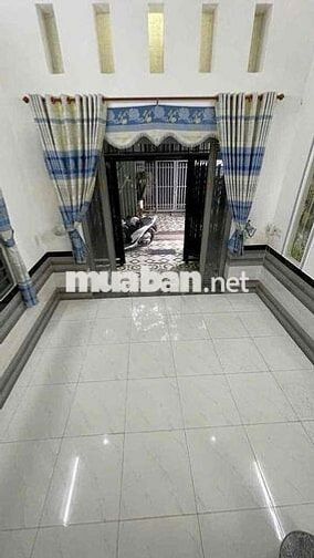 Giá chỉ 890 triệu, có bớt ít may mắn  Nhà sc ở gần trường Tiểu Học Thá