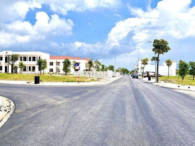 Kẹt tiền cần ra gấp! Bán gấp lô đất ngay cổng Khu công nghệ cao BD