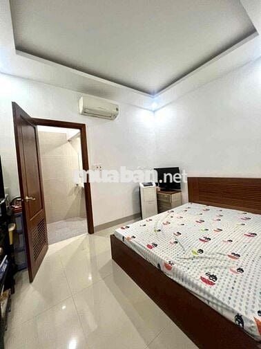 nhà 3 tầng kiệt ô tô nguyễn tất thành  nhà xây kiên cố