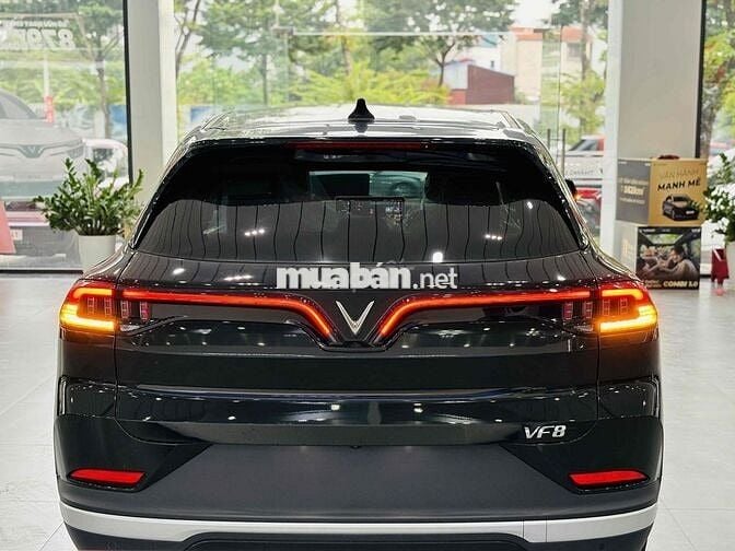 VinFast VF8 2024 S - 10 km