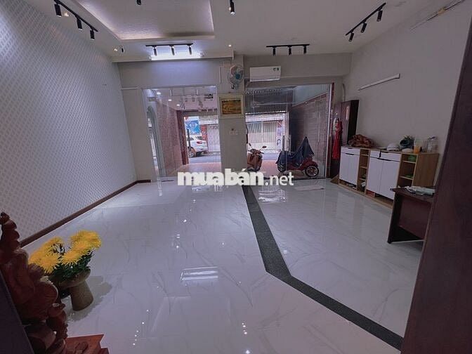 NGUYÊN CĂN HXT ĐƯỜNG THẠCH LAM DIỆN TÍCH 6X20M  TRỆT 4 LẦU