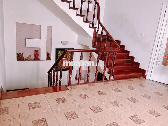 NGUYÊN CĂN HXT ĐƯỜNG THẠCH LAM DIỆN TÍCH 6X20M  TRỆT 4 LẦU