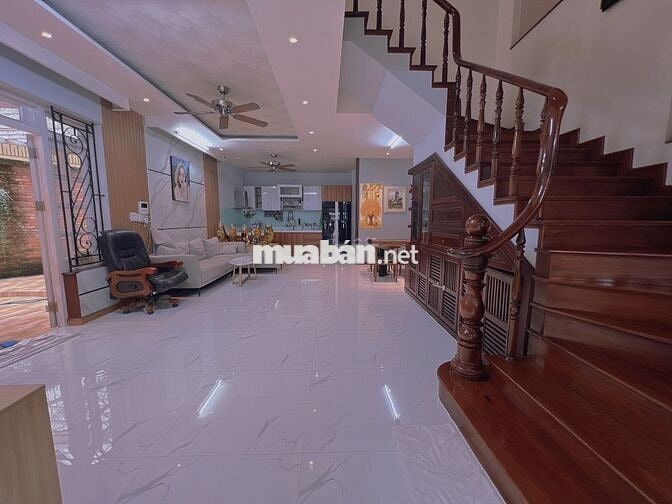 NGUYÊN CĂN HXT ĐƯỜNG THẠCH LAM DIỆN TÍCH 6X20M  TRỆT 4 LẦU