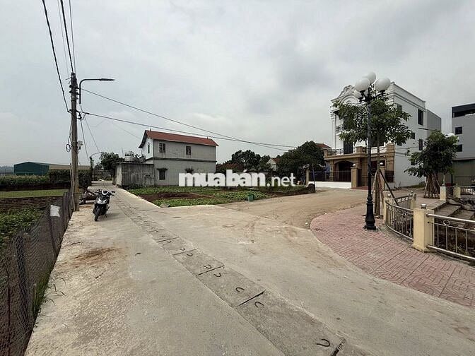 Đất có sổ ngay cạnh Đại Lộ Thăng Long