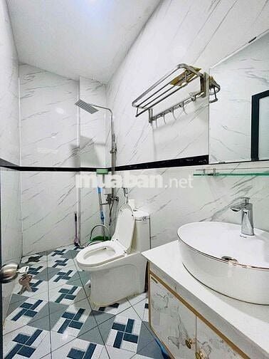 Căn hộ full nội thất cửa sổ lớn ngay chợ Bà Chiểu gần Q1