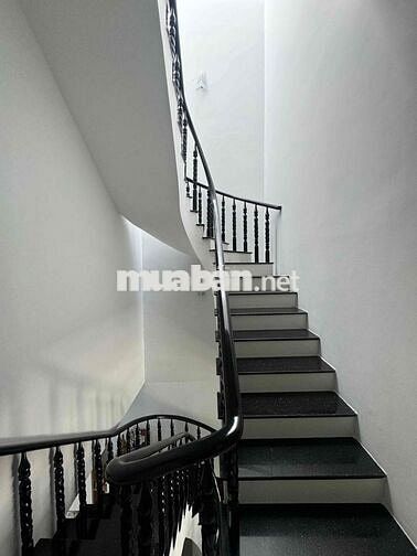 NHÀ 2 LẦU MỚI ĐẸP KHU HƯNG PHÚ 1, Cái Răng, hướng Đông Nam - 4,7 tỷ