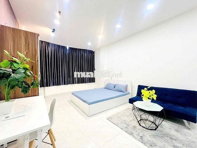 Căn hộ full nội thất cửa sổ lớn ngay chợ Bà Chiểu gần Q1