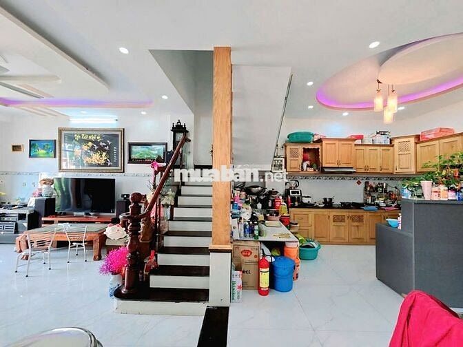 Nhà 2MT hẻm xe tải, có 6 phòng, 6WC. Ngang 7x14m