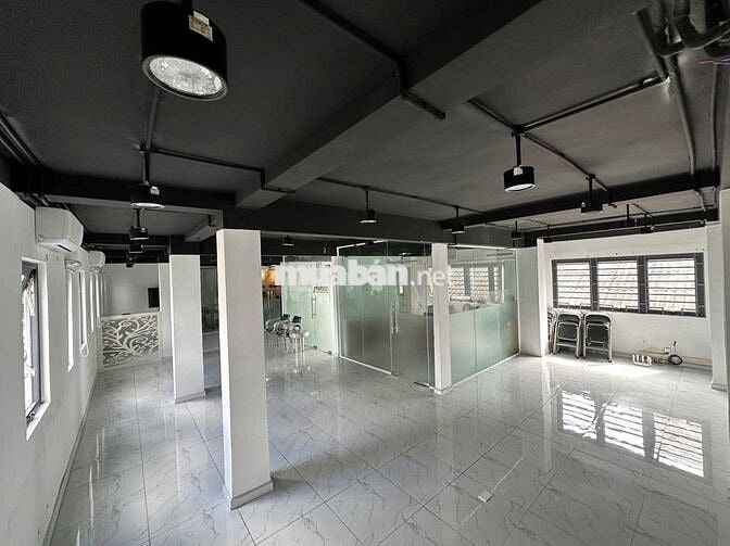 Cho thuê văn phòng, Phường 13, Quận 4, - 131m2, view đẹp, yên tĩnh