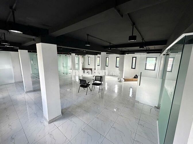 Cho thuê văn phòng, Phường 13, Quận 4, - 131m2, view đẹp, yên tĩnh