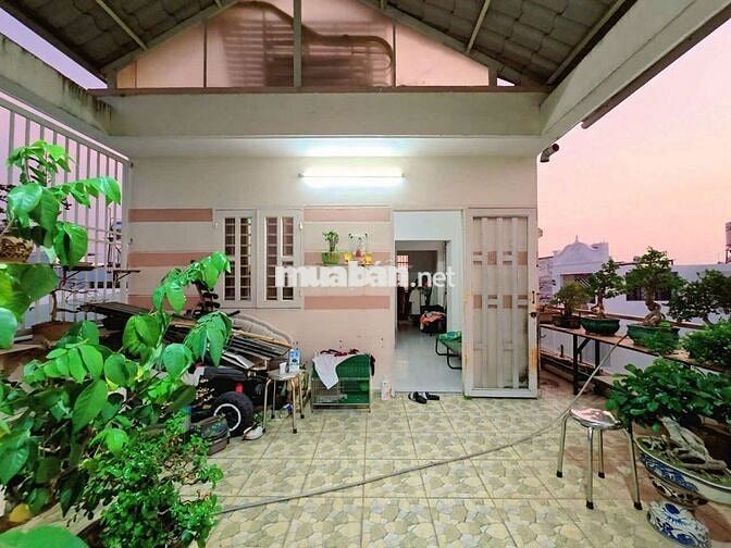 Nhà 2MT hẻm xe tải, có 6 phòng, 6WC. Ngang 7x14m