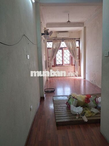 Cho thuê nhà ở 35m2, 2 phòng ngủ, phố Chùa Quỳnh, phường Bạch Mai