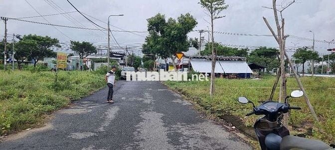 TRẦN VĂN GIẢNG SÁT BIỂN TÂN TRÀ