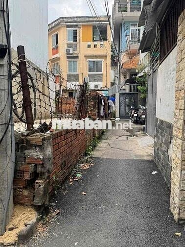 Đất Trống 3 mặt hẻm đường Quang Trung