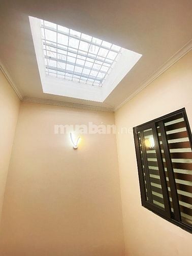 Bán nhà ngõ to cách Bờ Hồ 600m