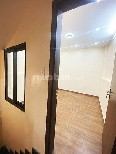 Bán nhà ngõ to cách Bờ Hồ 600m
