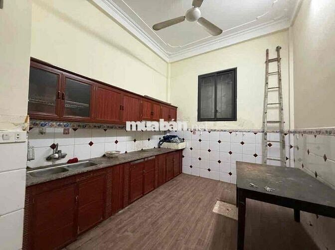 BÁN NHÀ KIM GIANG ĐẠI KIM NGÕ THÔNG KINH DOANH ONLAI DT: 38m2 * 5Tầng BÁN NHÀ KIM GIANG ĐẠI KIM NGÕ THÔNG KINH DOANH ONLAI DT: 38m2 * 5Tầng