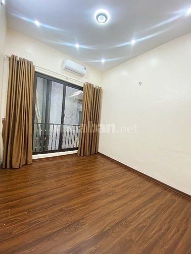 Bán nhà ngõ to cách Bờ Hồ 600m