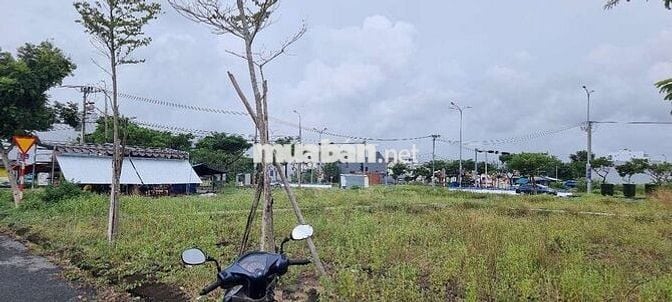 TRẦN VĂN GIẢNG SÁT BIỂN TÂN TRÀ