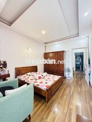 NHÀ HẺM XE HƠI, GẦN SÂN BAY 2,5km, 55m2, 3 tầng, giá 5.7 TỶ