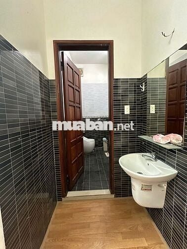 BÁN NHÀ 4 TẦNG MT ĐIỆN BIÊN PHỦ , GẦN COPMAT, NGANG 5M