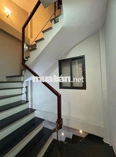 Phân lô ô tô hiếm Phùng Chí Kiên chỉ gần 9 tỷ, 30m2, 5T, full nội thất