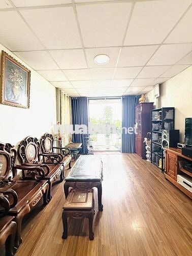 NHÀ HẺM XE HƠI, GẦN SÂN BAY 2,5km, 55m2, 3 tầng, giá 5.7 TỶ